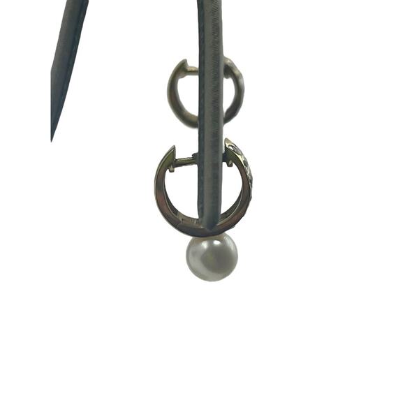 14K Yellow Gold Mini Pearl Hoop Earrings (13558) - Picture 4 of 9